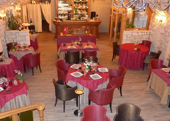 Logis Hotel Le Relais Louis XI
