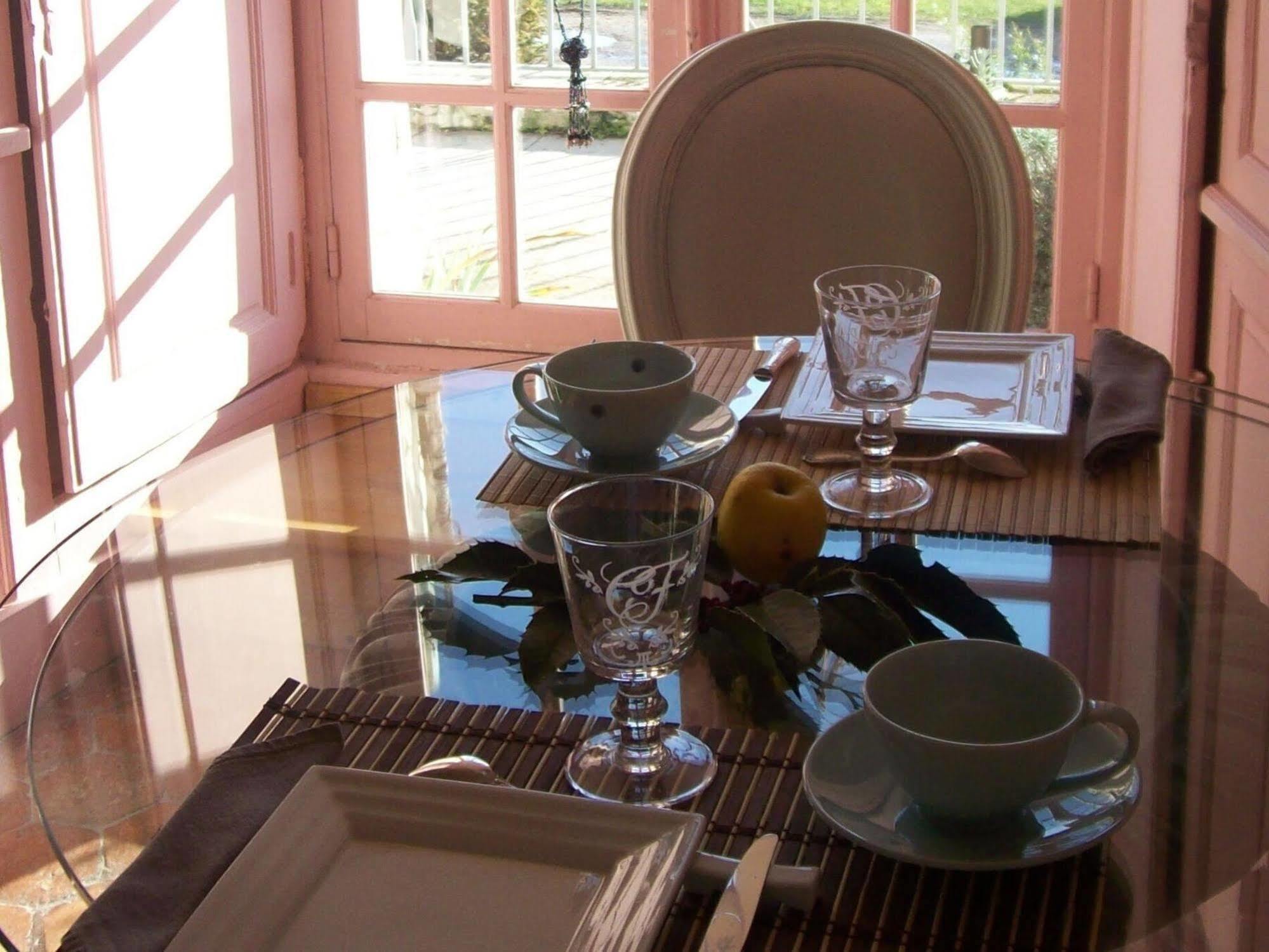 Hotel Logis Le Relais Louis Xi 3*